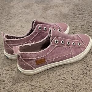 Womens Blowfish Malibu Play Sneaker in Mauve Size 8 Gently Worn